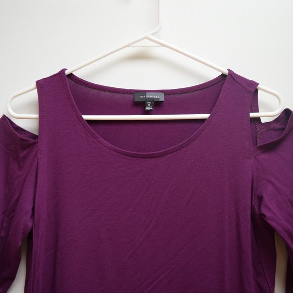 The Limited Cutout Shoulder Top in Women's Tall Medium - Picture 2 of 14
